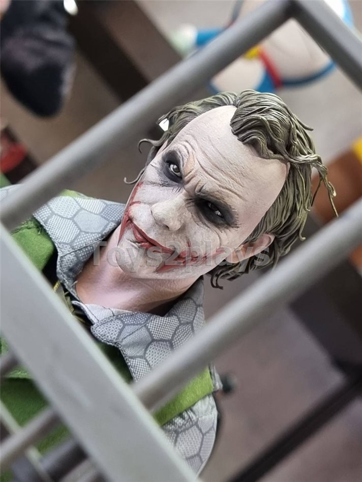 Sideshow 3007171 : The Joker Premium Format / สินค้าตัวโชว์