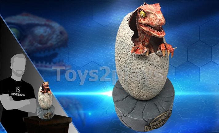 Chronicle Collectibles Hatching Baby Raptor