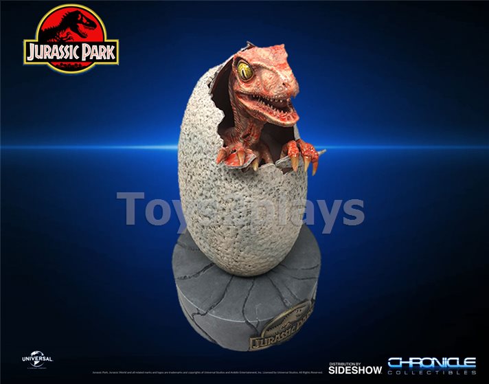 Chronicle Collectibles Hatching Baby Raptor