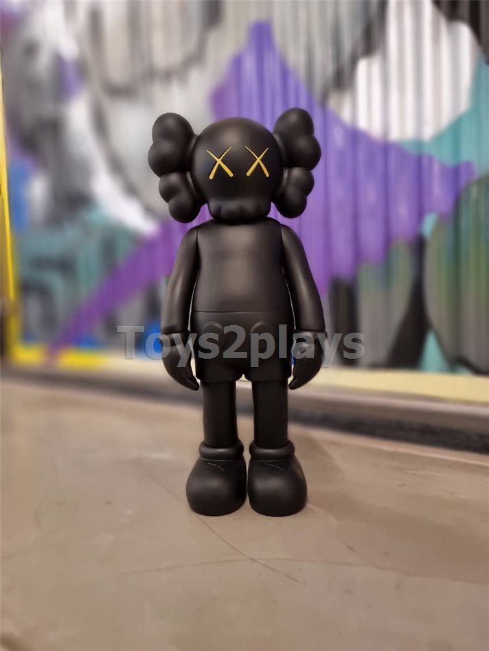 KAWS Companion Open Edition Vinyl Figure Black สินค้าตัวโชว์