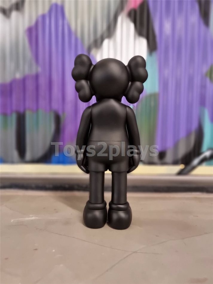 KAWS Companion Open Edition Vinyl Figure Black สินค้าตัวโชว์