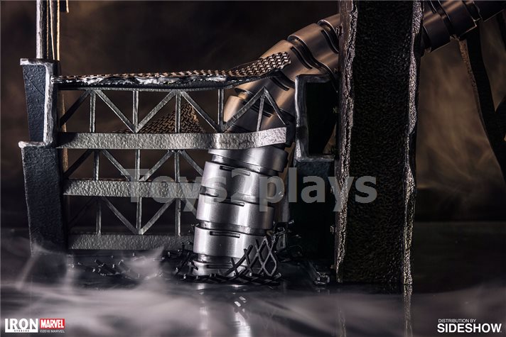 Iron Studio : Marvel  Spiderman Polystone Statue