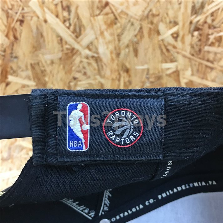 TORONTO RAPTOR NBA Mitchell and Ness Snapback Cap