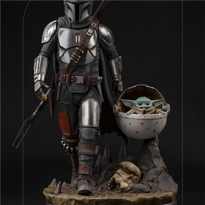 The Mandalorian and The Child: The Mandalorian Legacy Replica 
