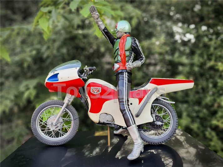 RMW Kamen Rider New No. 1 & New Cyclone Kamen Rider  Rainbow Products No.17 1/5 สินค้าตัวโชว์ 