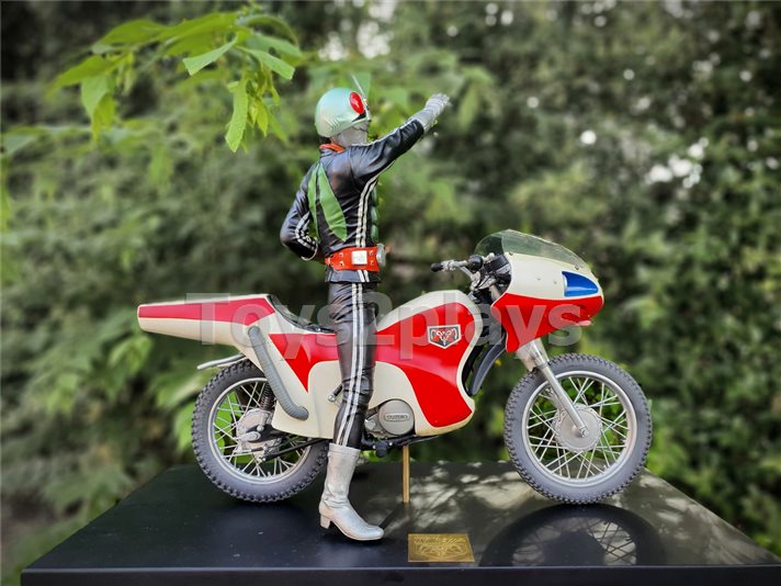 RMW Kamen Rider New No. 1 & New Cyclone Kamen Rider  Rainbow Products No.17 1/5 สินค้าตัวโชว์ 
